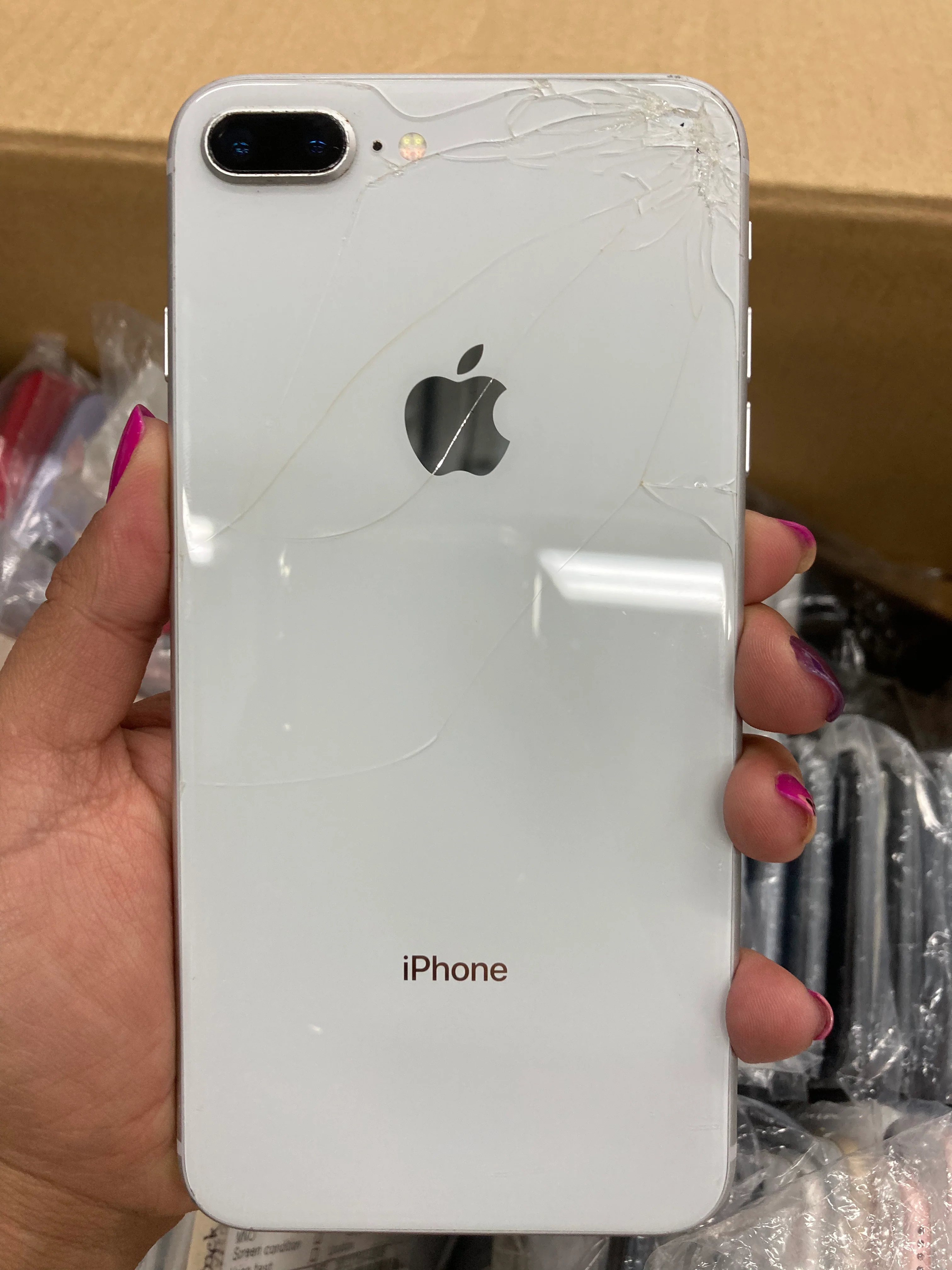 Outlet | iPhone 8 Plus - Image 6
