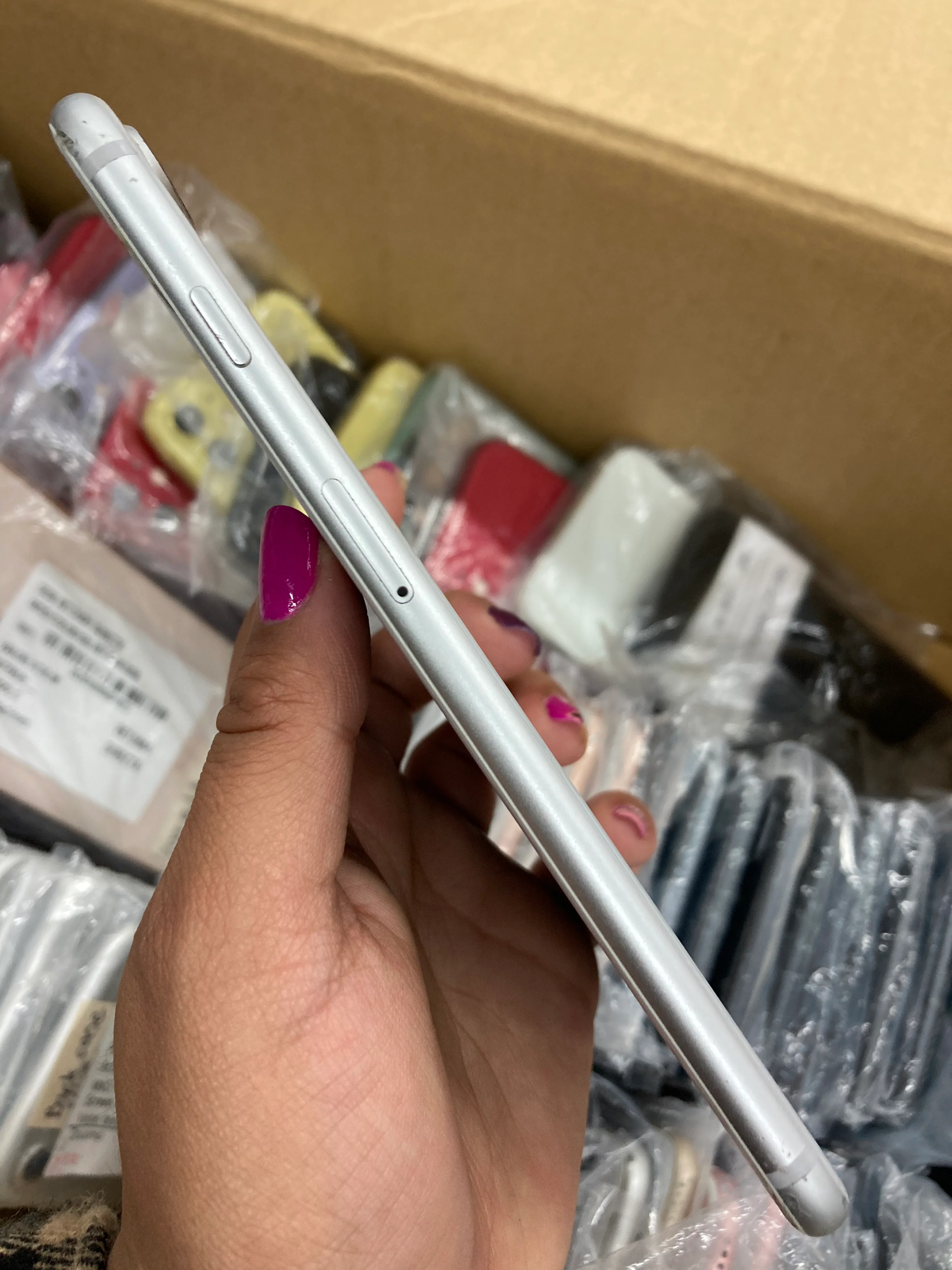 Outlet | iPhone 8 Plus - Image 9